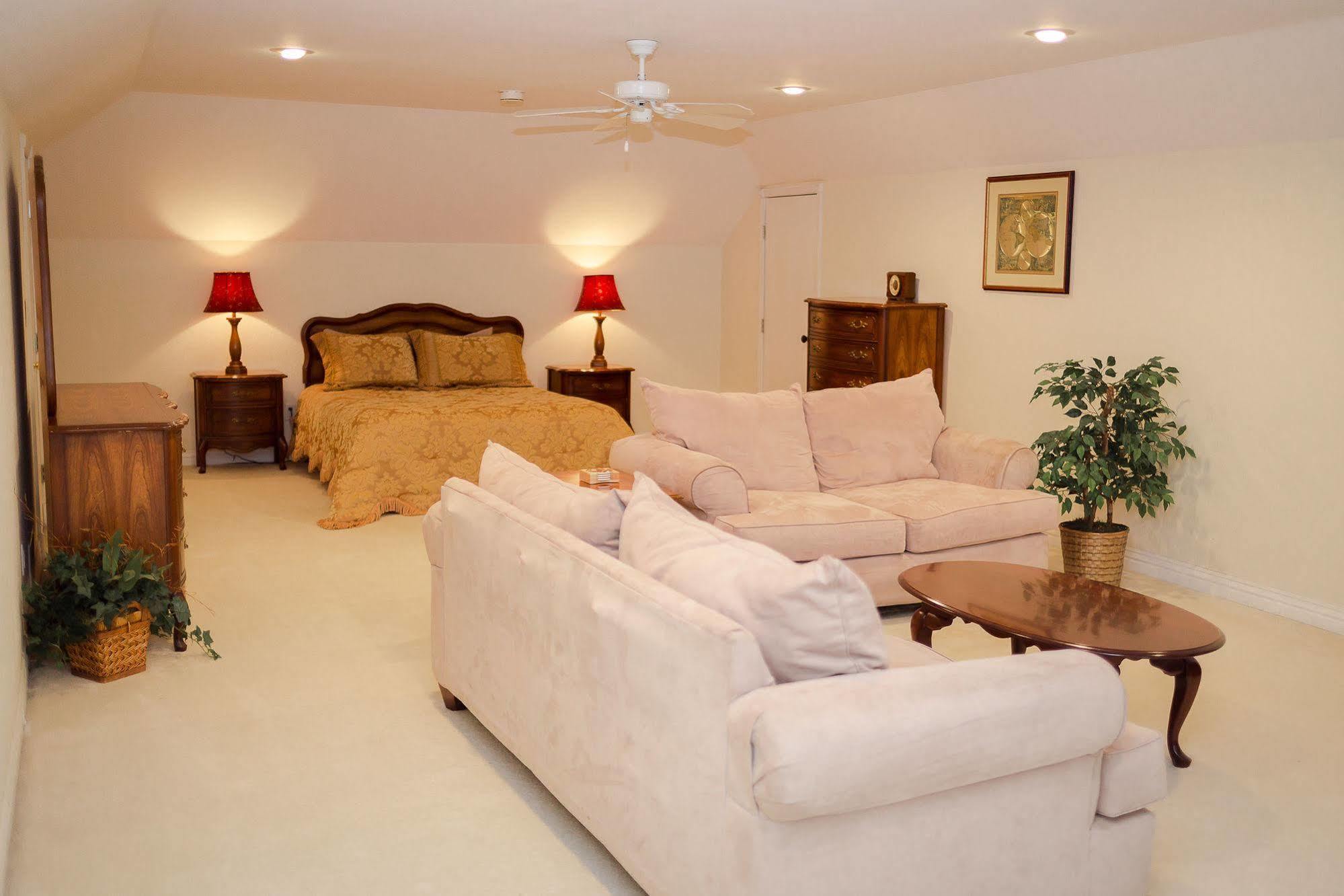 Lafayette Grand Manor Apartment Waynesville Bagian luar foto