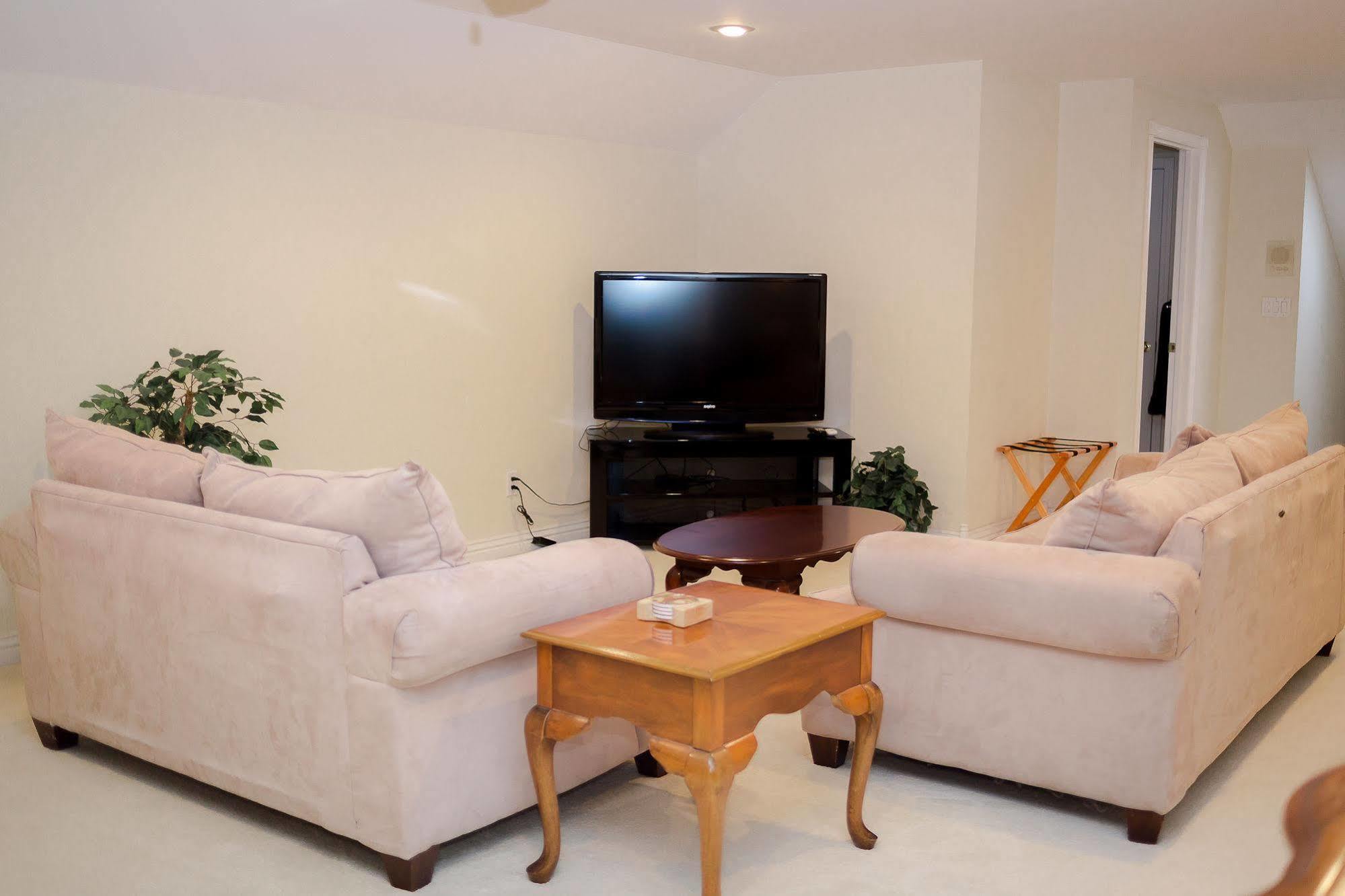Lafayette Grand Manor Apartment Waynesville Bagian luar foto